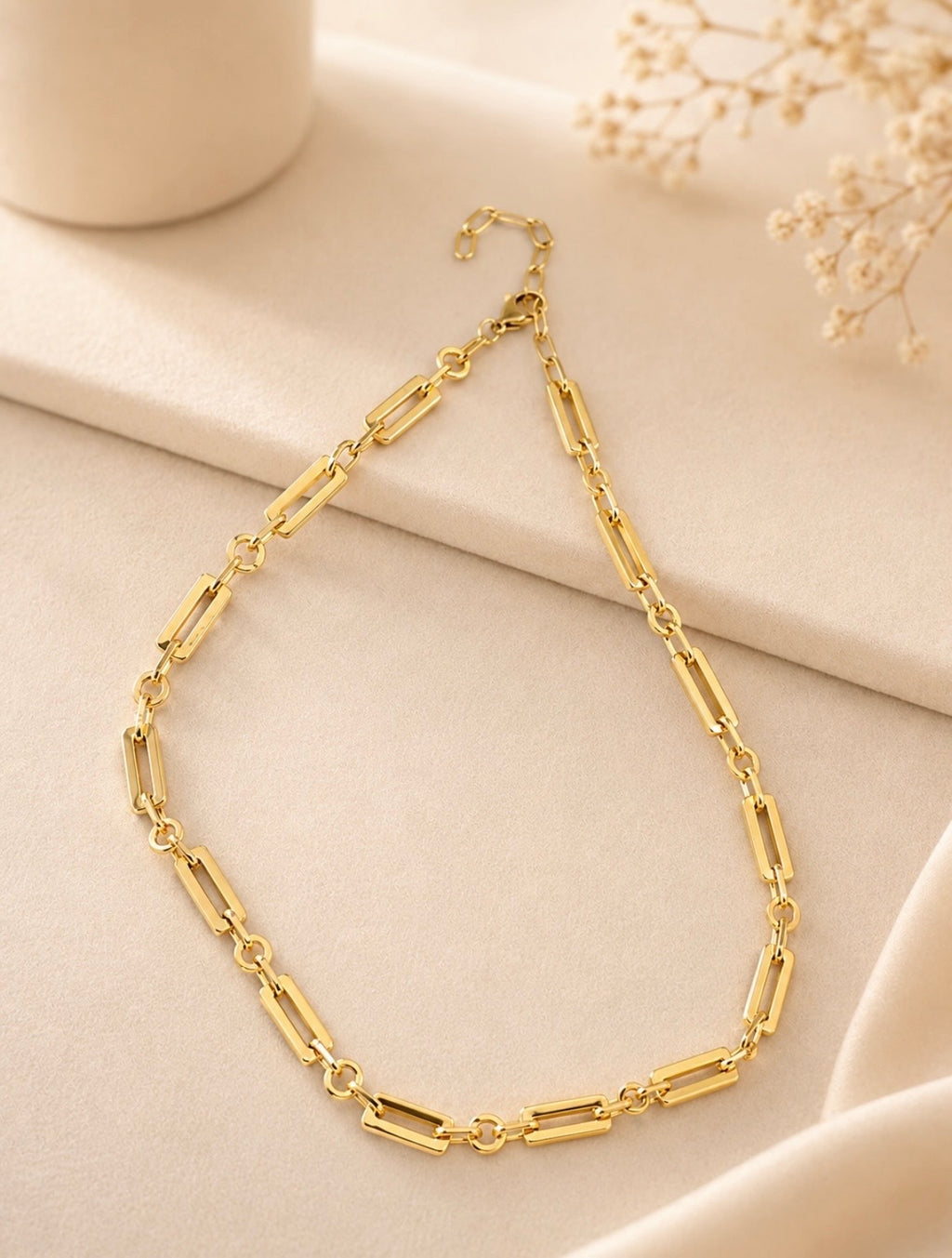 Mila Necklace